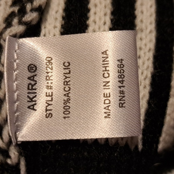 Akira Sweater - Picture 5 of 5